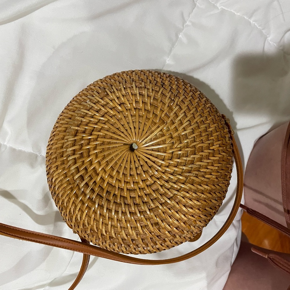 Selling a crossbody basket purse that a purchased in Dubai!